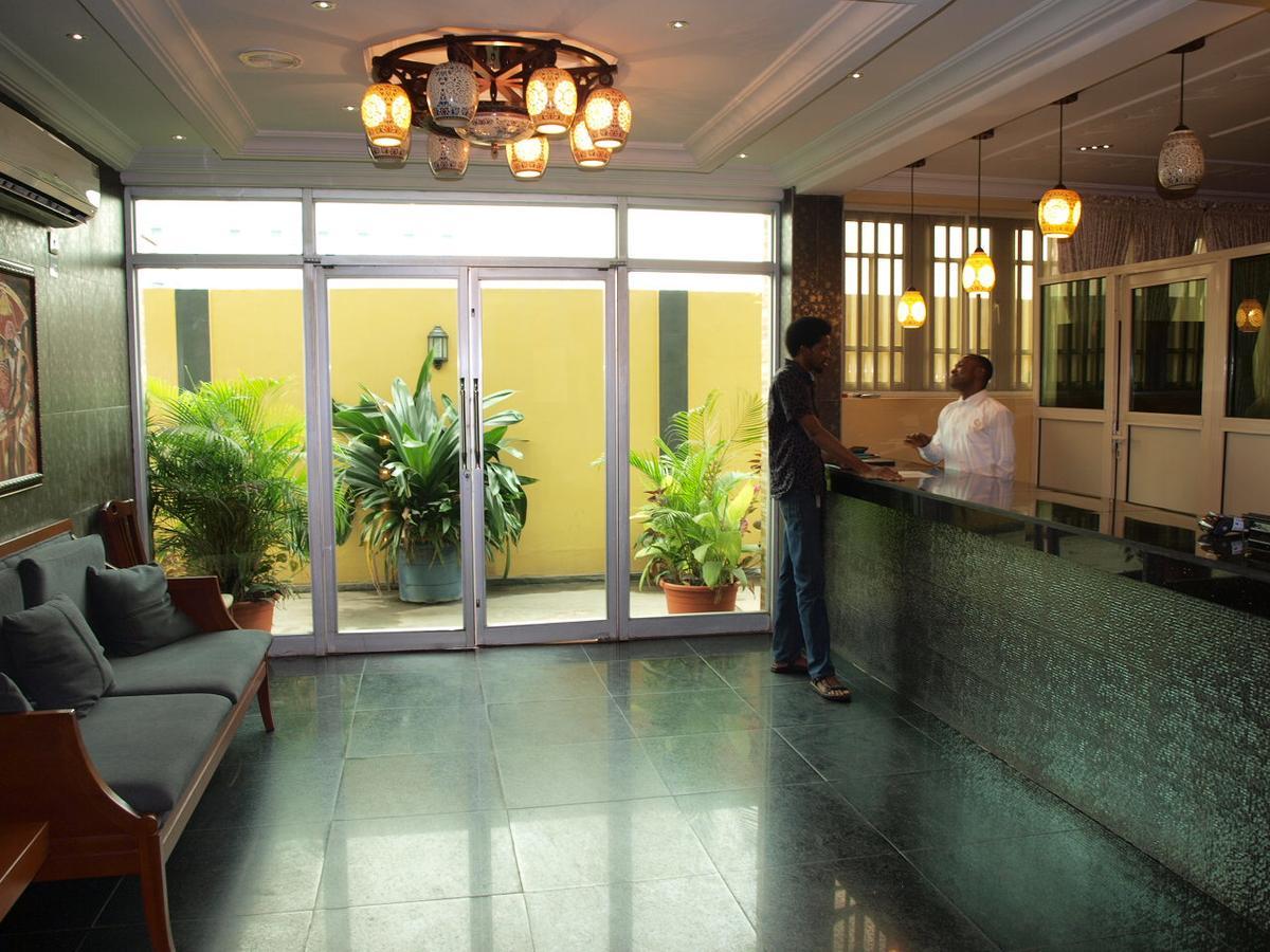 Apollo Hotell Lagos Exteriör bild